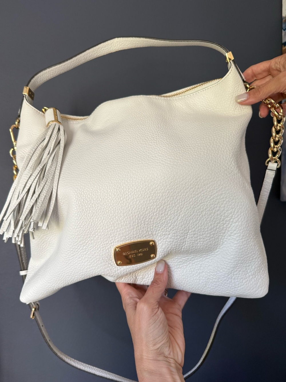 Michael Kors Cream Pebbled Leather Shoulder Tote w/ Tassel. Excellent condition